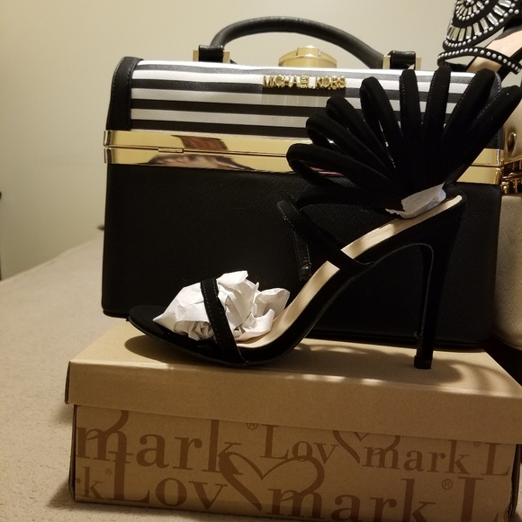 High Heel Shoes - Picture 2 of 5